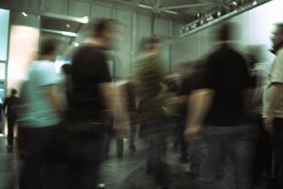 Besucherströme als Bewegungsunschärfe in einer Halle